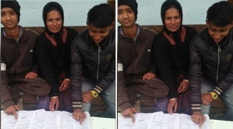 guddi-devi-10th-exam-with-her-son.jpg