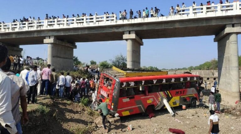 bus-accident-.jpg