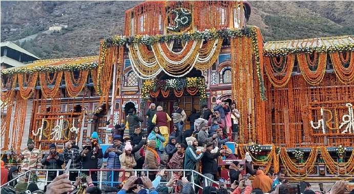 shree-badrinath-dhaam-kapat.jpg